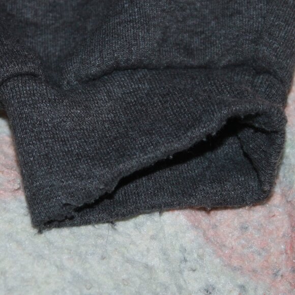 Hanes Premium Men's Gray Long Sleeve Pullover Sweater Size Medium - Picture 9 of 16